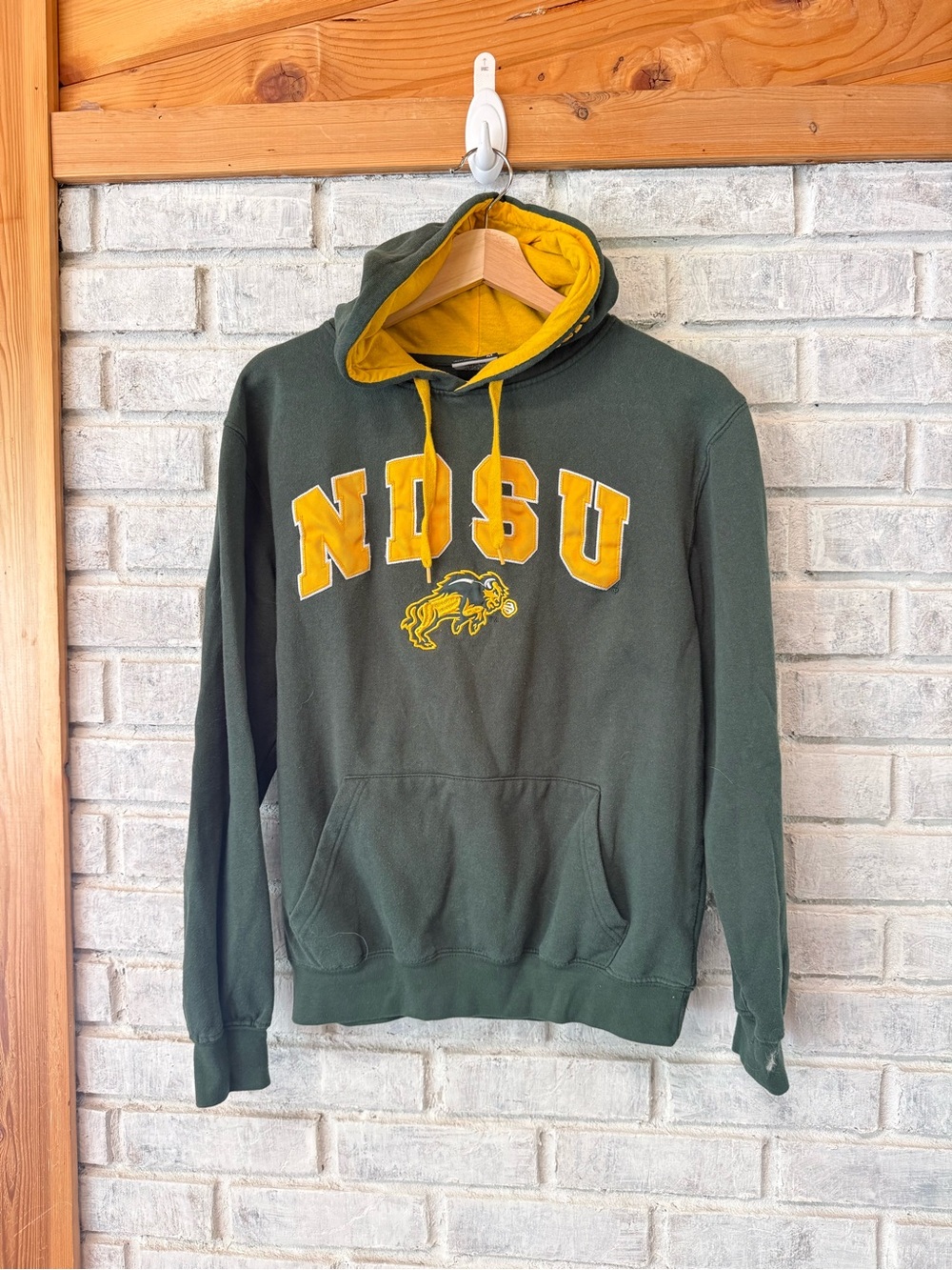 Stadium Athletics NDSU Green and Gold Pullover Hoodie